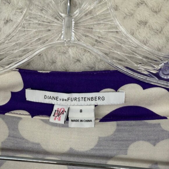 Diane von Furstenberg DVF Wrap Dress Quiet Purple White Floral 100 % Silk Size 8 - Picture 2 of 9